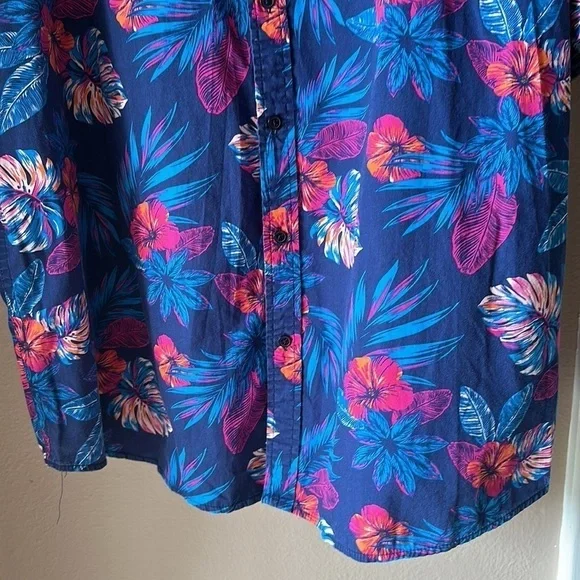 BROKEN THREADS Hawaiian Floral Print Short Sleeve Button Down Shirt - Picture 5 of 6
